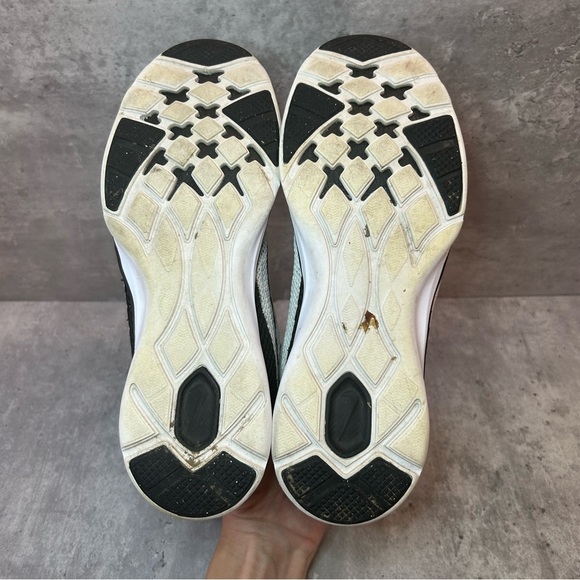 Nike Training In Season TR6 Sneakers Womens sz 6 - white/black - Picture 5 of 6